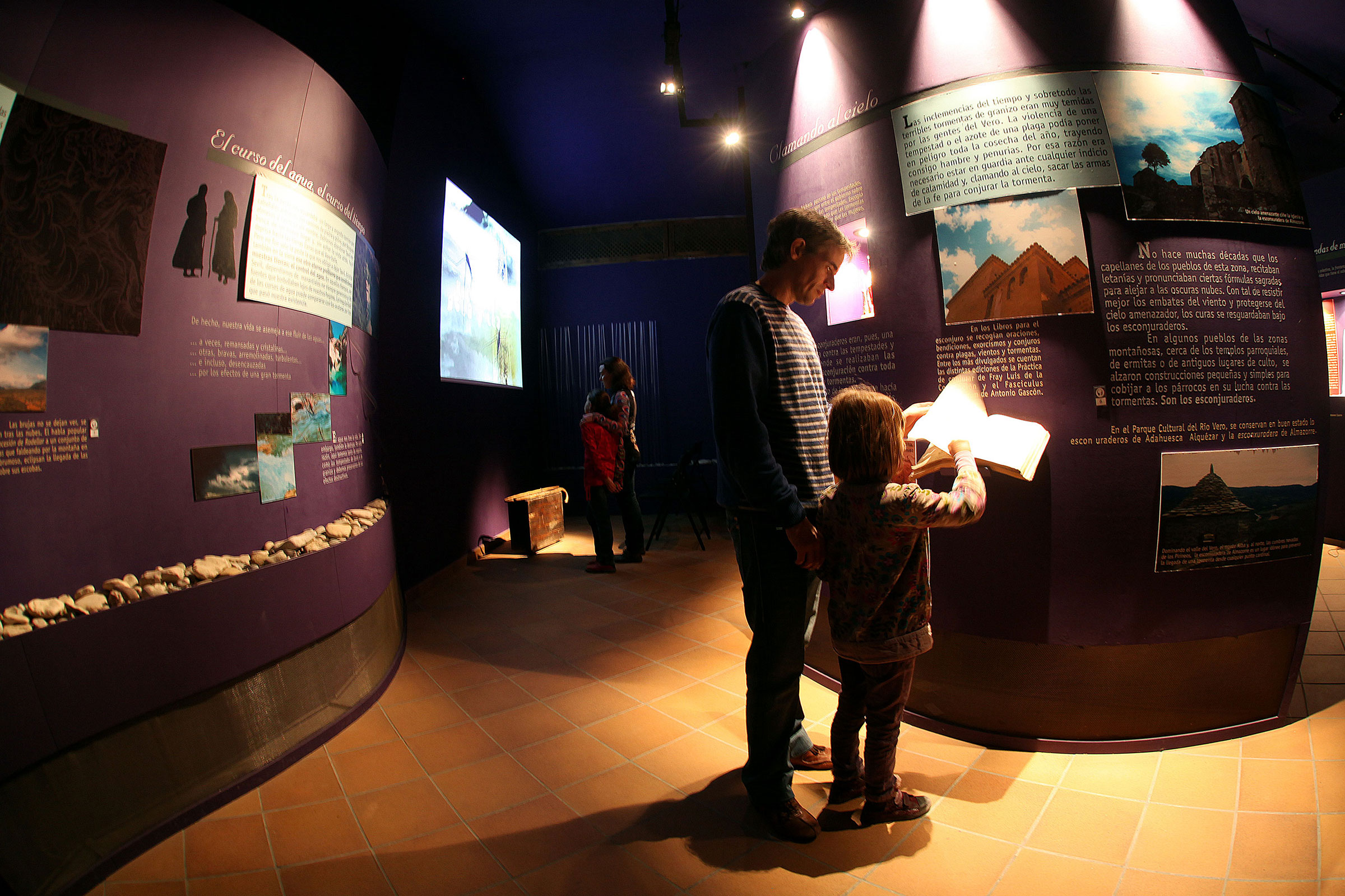 Centro de Leyendas y Tradiciones. Adahuesca
